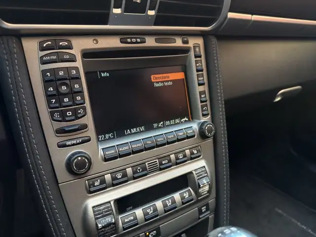 Porsche 911 view 13