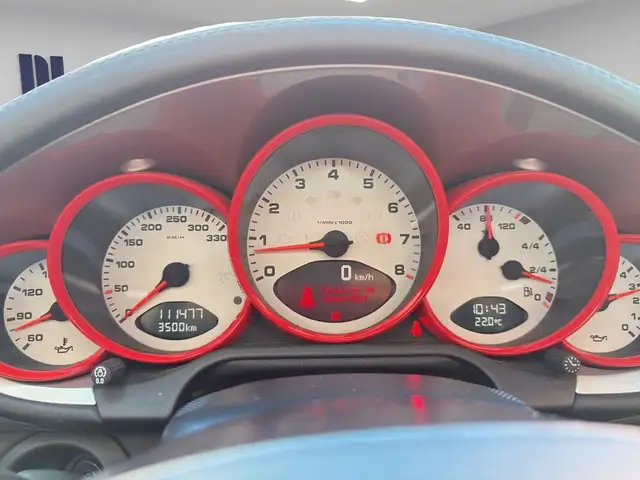 Porsche 911 view 11