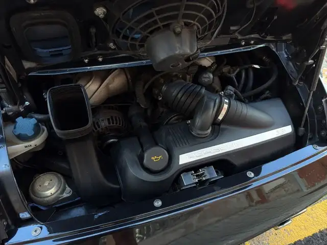Porsche 911 view 20