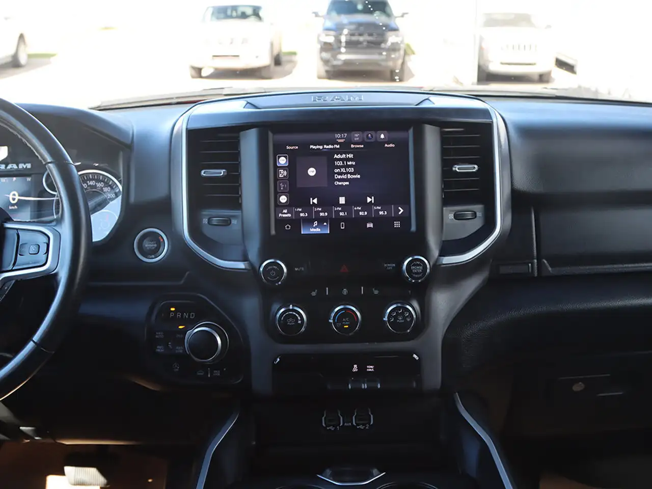 RAM 1500 снимка RAM 1500