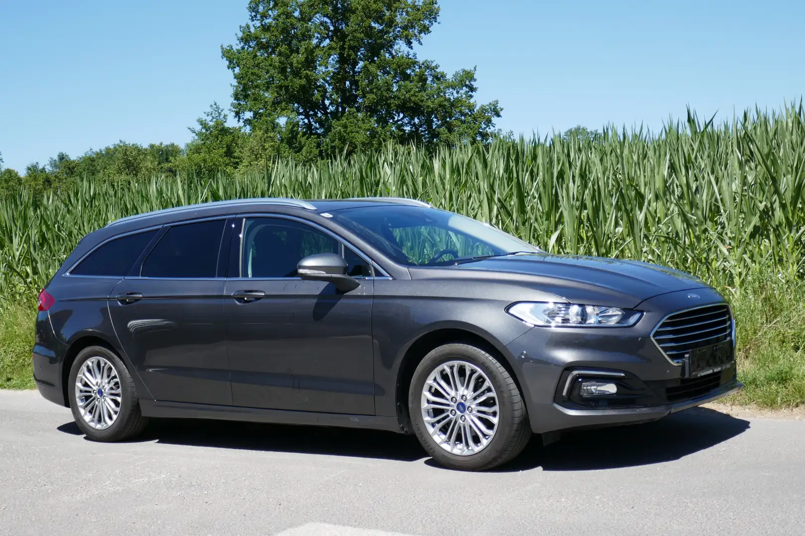 Ford Mondeo Titanium Grau - 2