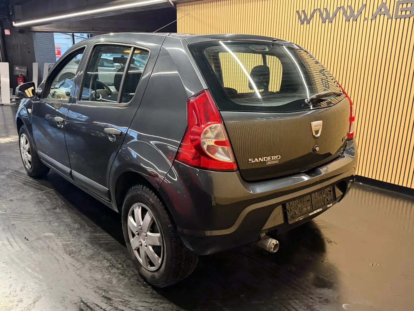 Dacia Sandero 1.4i * 1ER PROPRIETAIRE * TRES PROPRE * Grijs - 2
