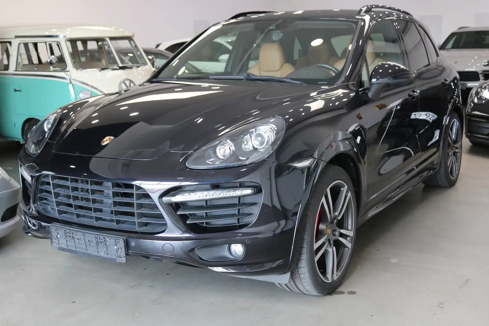 Porsche Cayenne GTS*21TURBO*PCM*KAMERA*RELING*MEMORY*SPORTABG.*TOP Schwarz - 2
