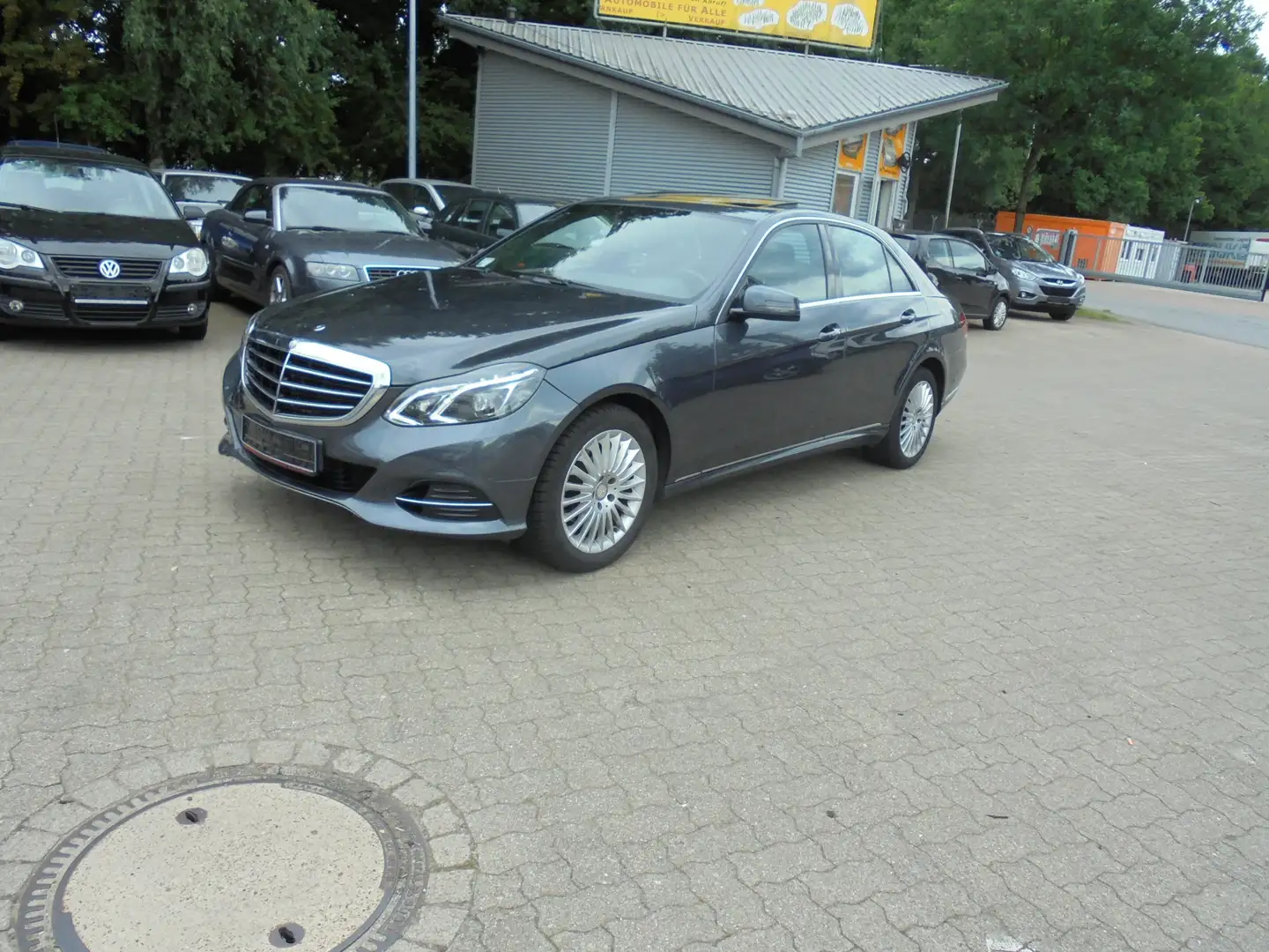 Mercedes-Benz E 220 E 220 CDI BlueEfficiency Navi Klima Autom Grau - 1