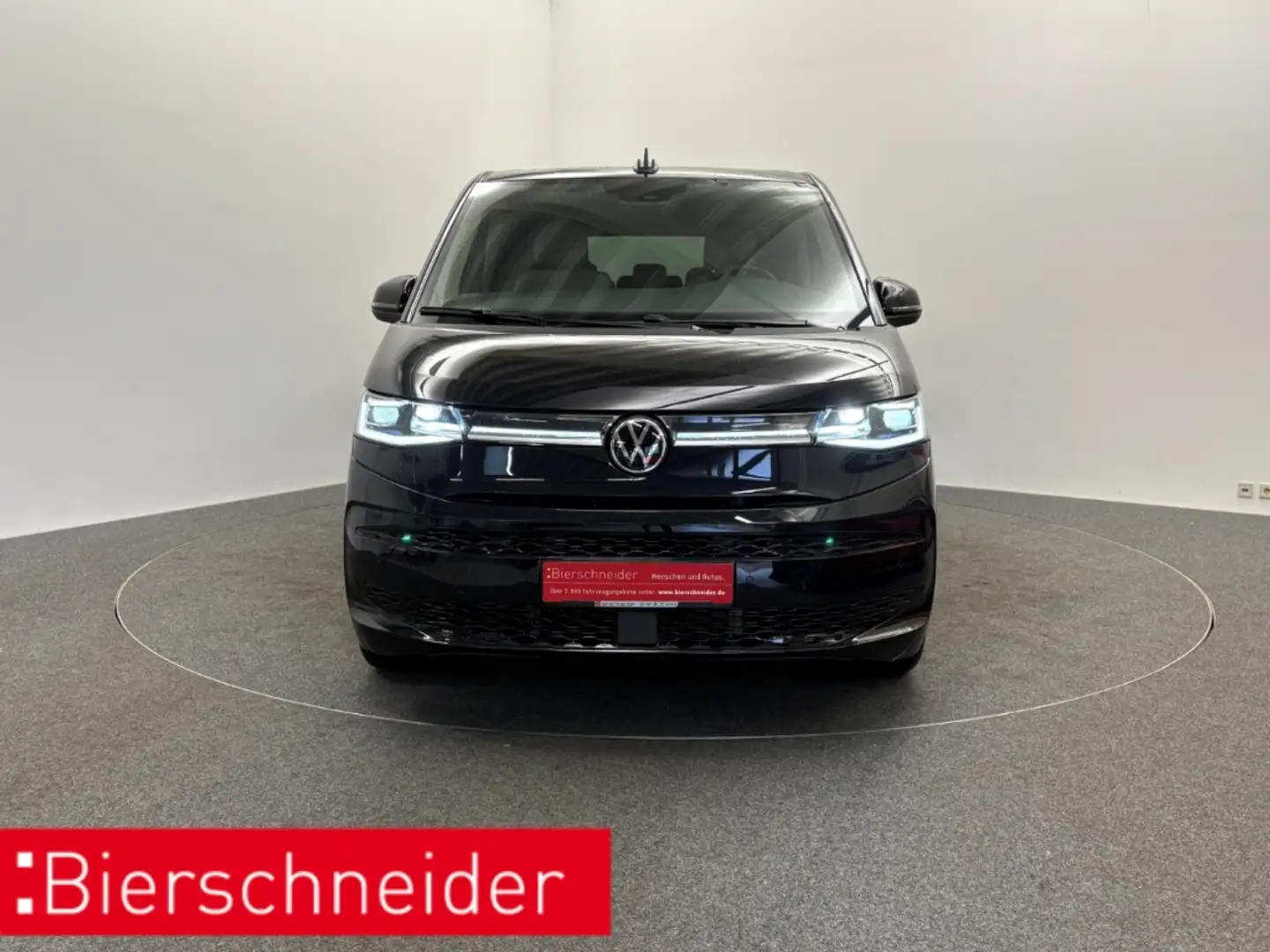 Volkswagen T7 Multivan 2.0 TDI DSG Style Lang PANO IQ.LIGHT NAVI 18 7-SIT Schwarz - 2
