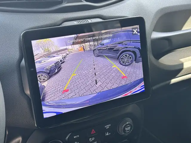 Jeep Renegade view 13
