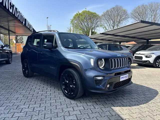 Jeep Renegade view 3