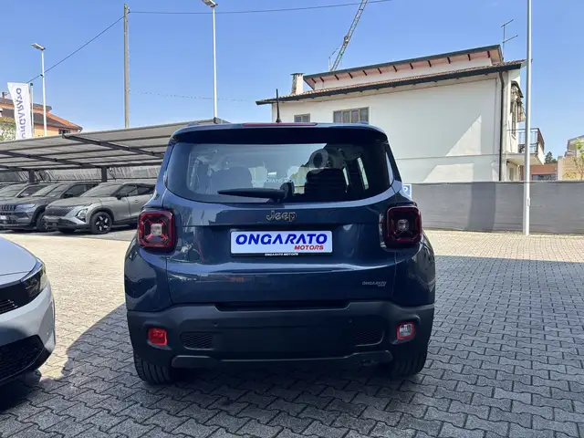 Jeep Renegade view 5