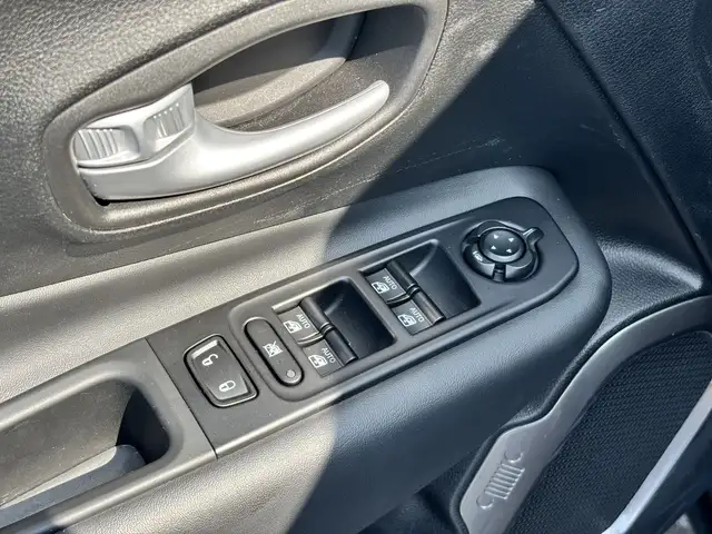 Jeep Renegade view 9