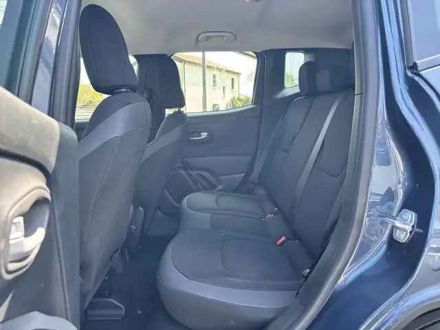 Jeep Renegade view 6