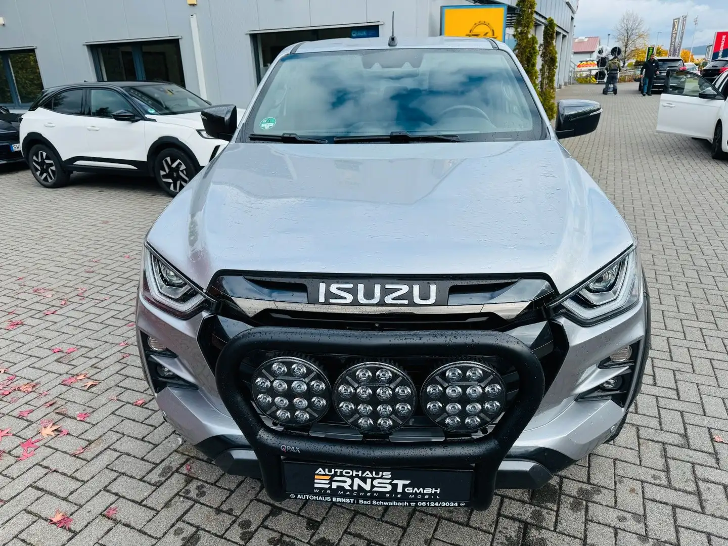 Isuzu D-Max Double Cab 4WD V-CROSS Silber - 2