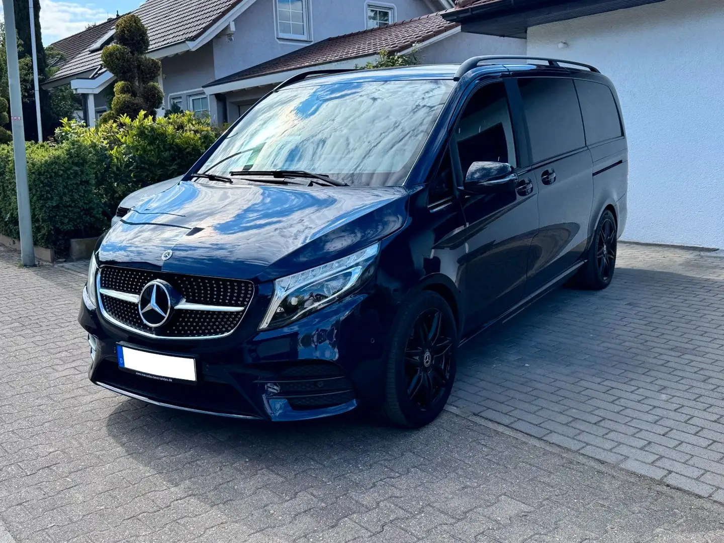 Mercedes-Benz V 300 d AVANTGARDE "EDITION" AMG-Line 360° PanoD Bleu - 1