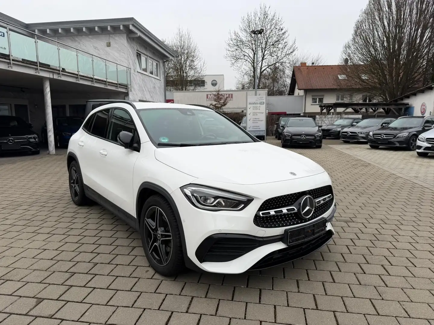 Mercedes-Benz GLA 200 AMG*Night*Rcam*Ambi*MBUX*Keyless Weiß - 2