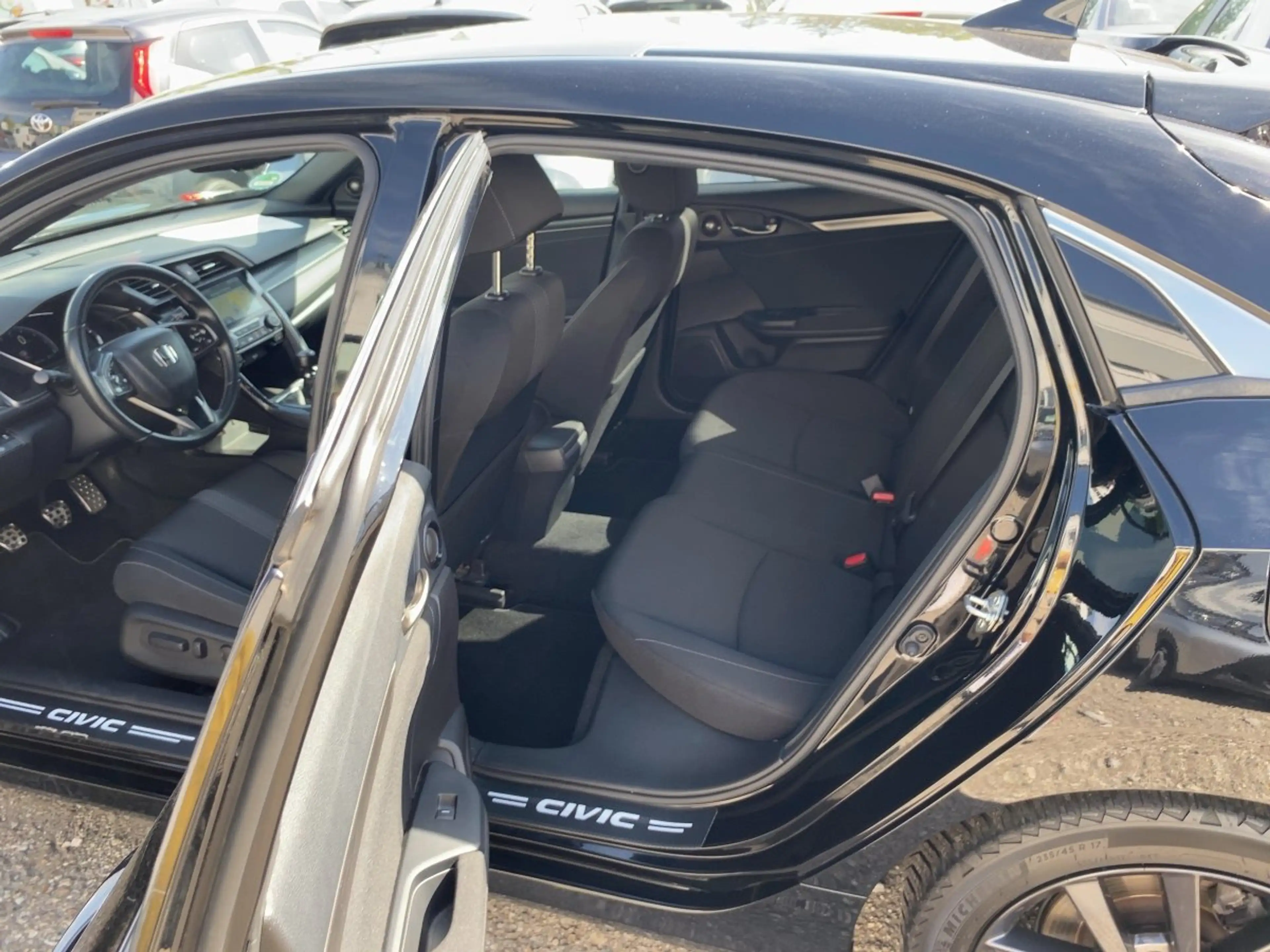 Honda Civic 1.0 VTEC Executive — photo 11