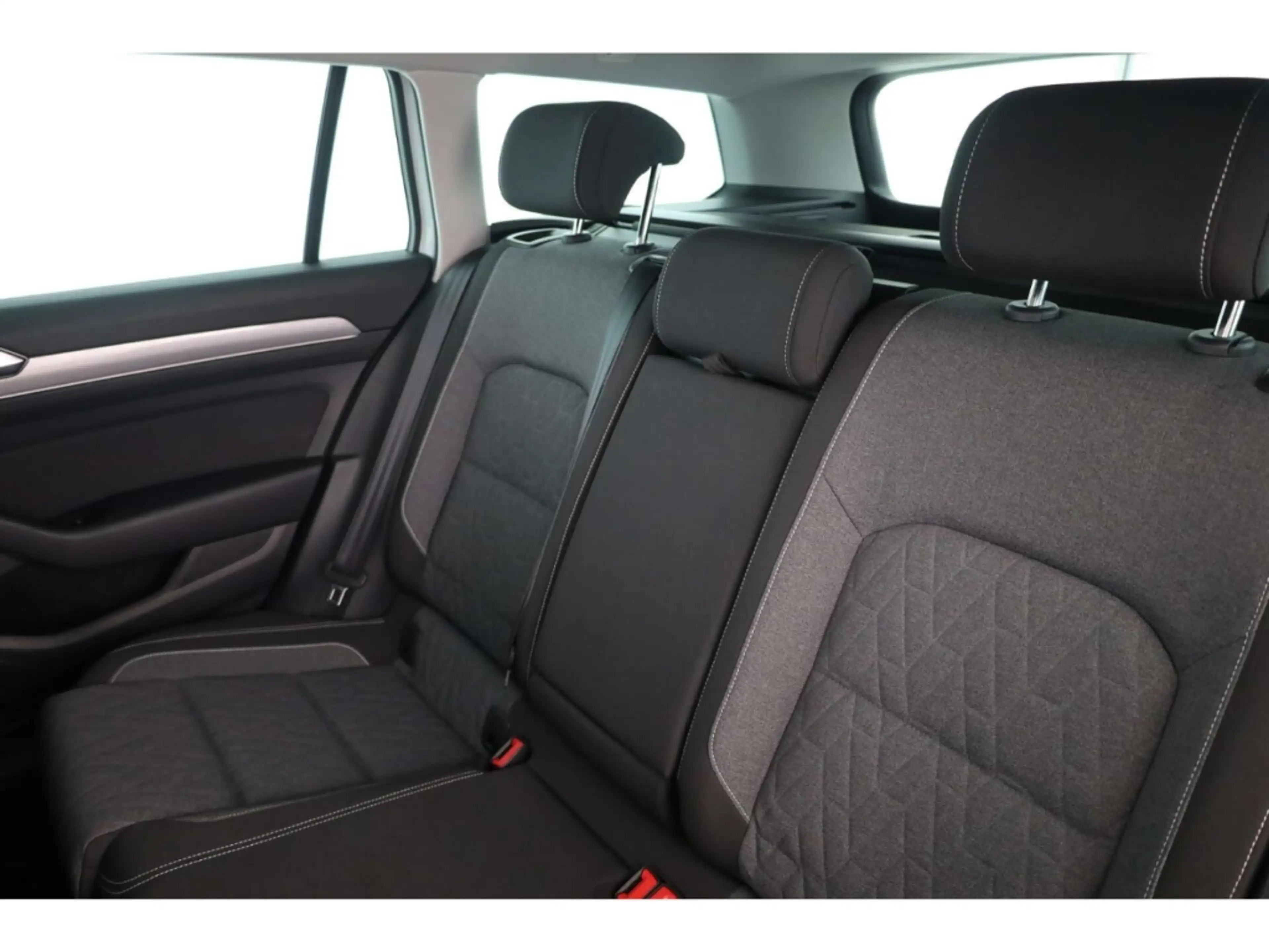 Volkswagen Passat Variant 2.0 TDI Business — photo 14