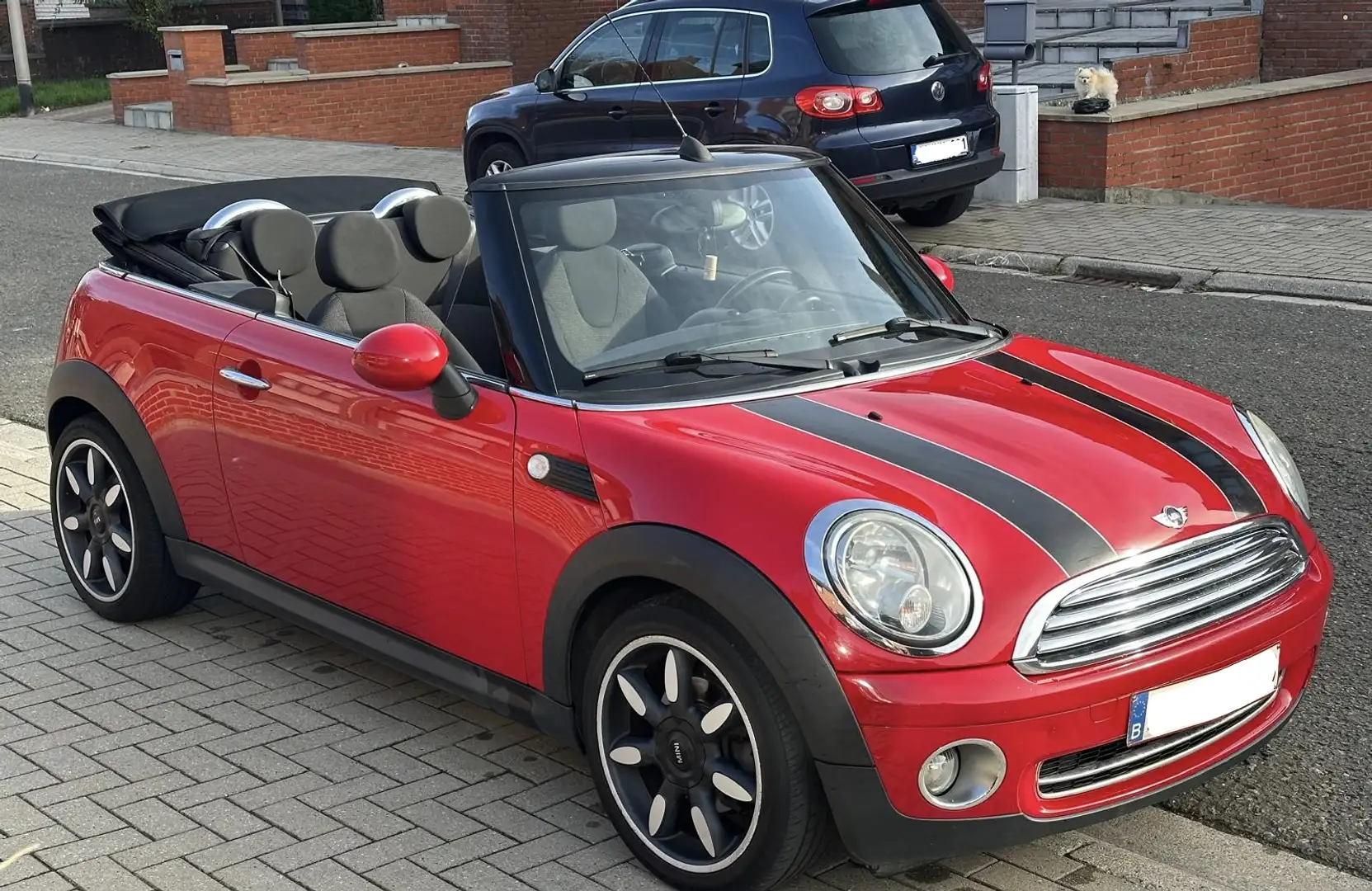 MINI Cooper Cabrio Mini Cabriolet 1.6i Cooper Rood - 2