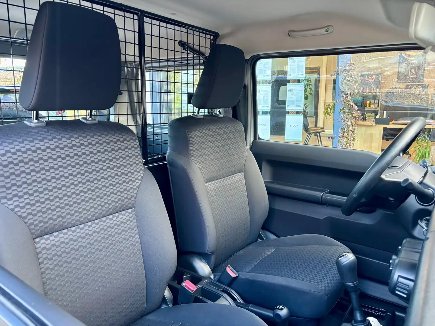 Suzuki Jimny 1.5i 102 CV 4X4 | 28.990 € TTC Grau - 2