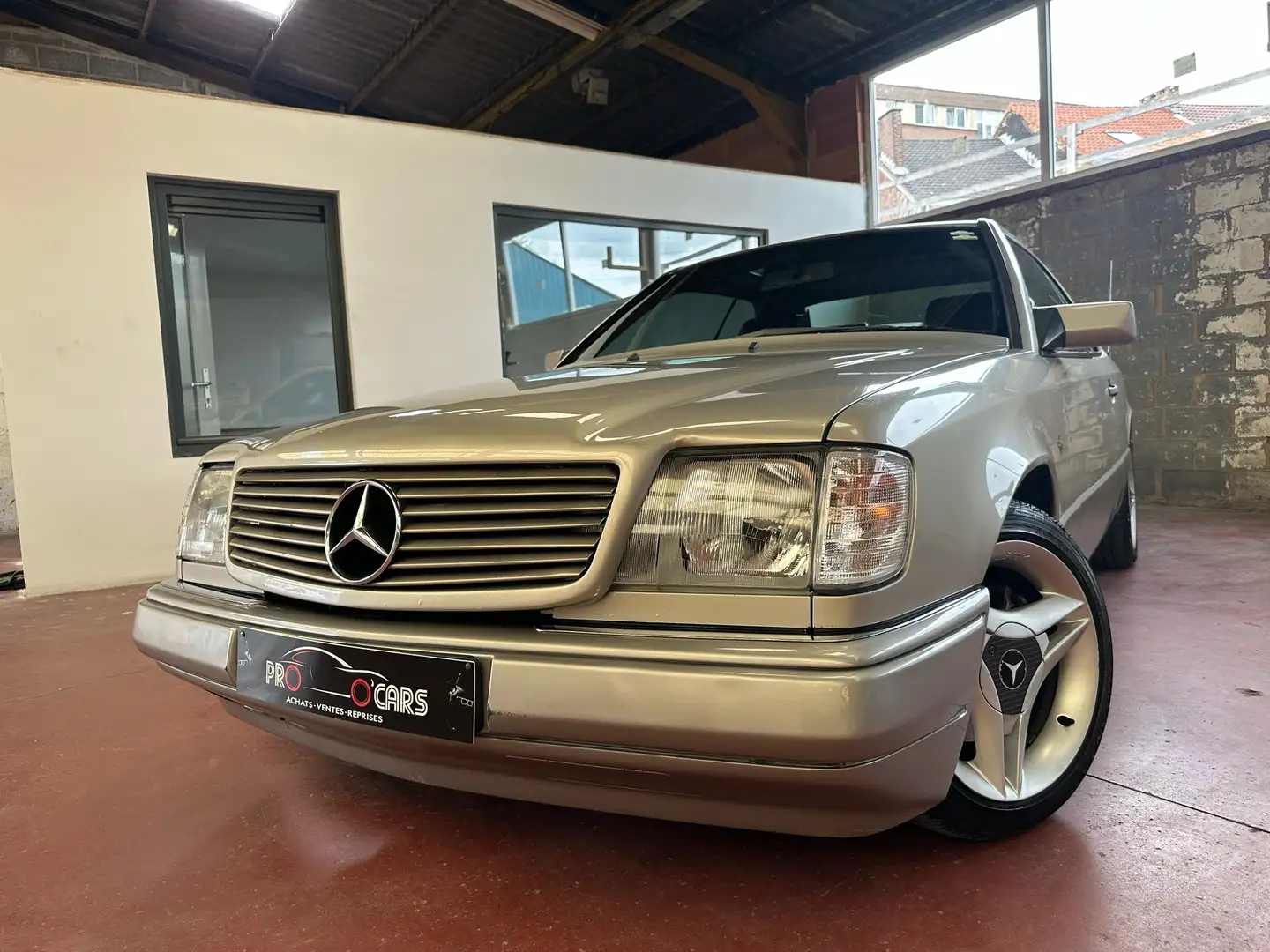 Mercedes-Benz CE 300 Kit Carat Du Chatelet En Excellent Etat Toit Ouvrt Beżowy - 1