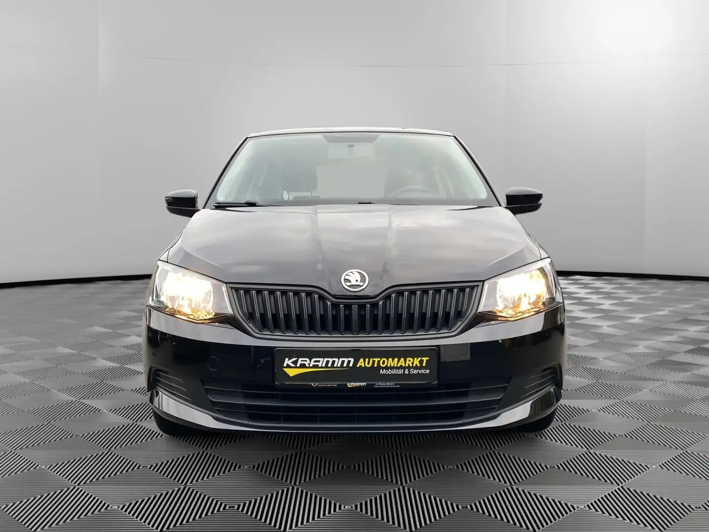 Skoda Fabia 1.0 MPI Cool Plus Shz. + Garantie Чёрный - 2