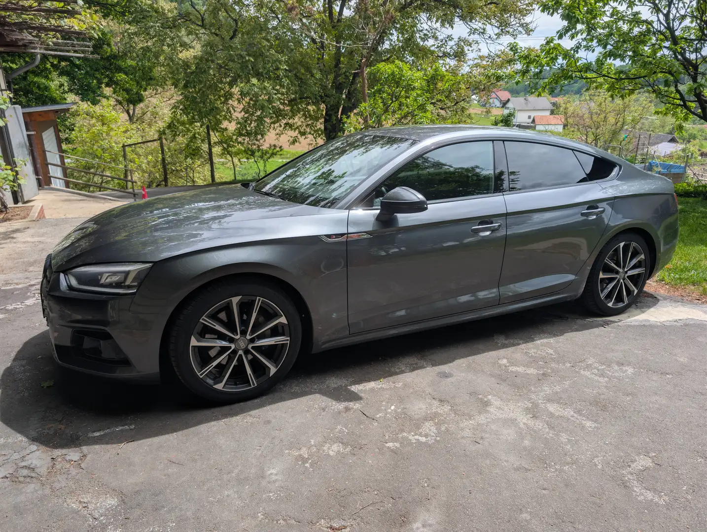 Audi A5 A5 SB sport 2,0 TDI sport Grau - 1