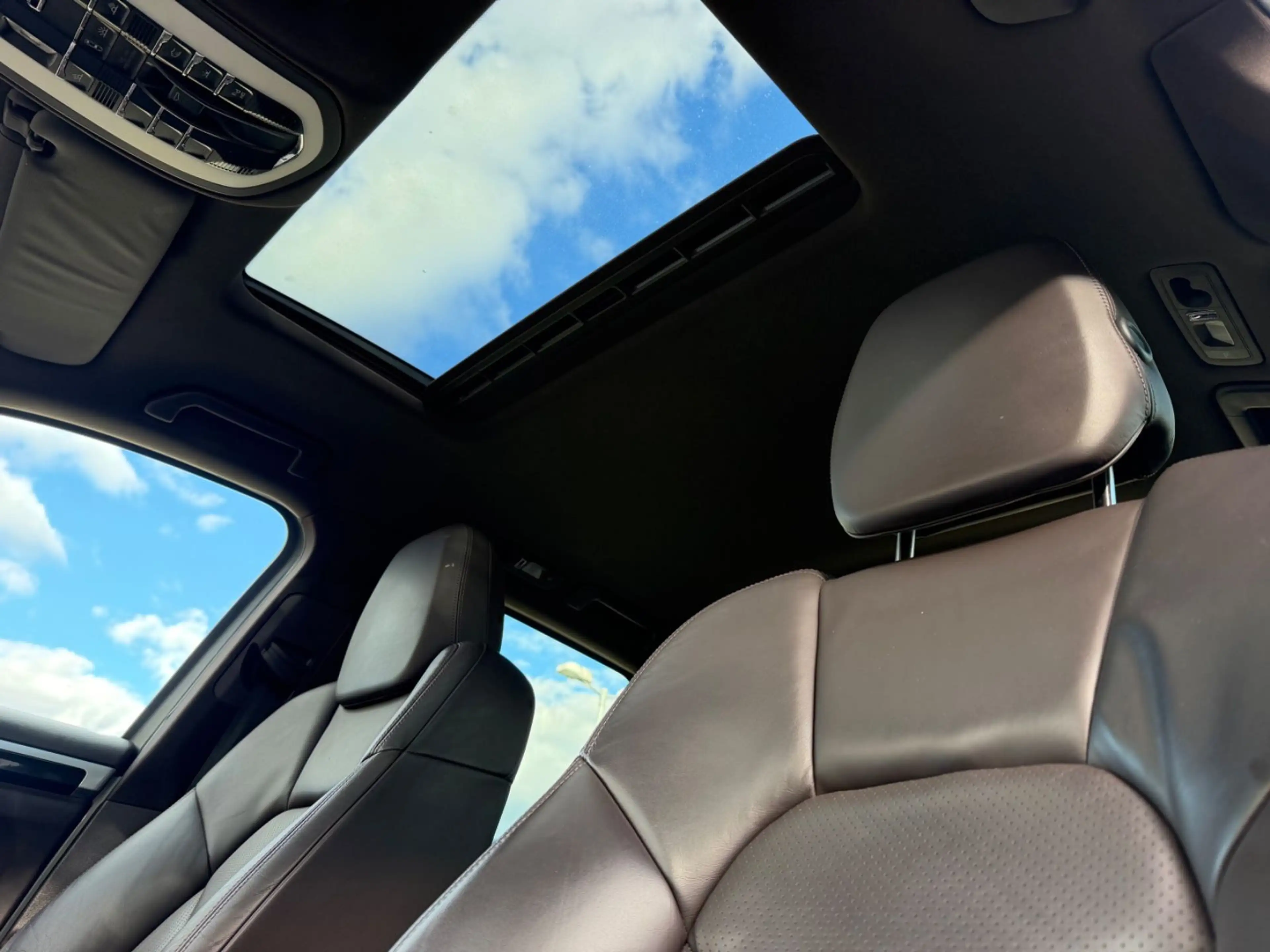 Porsche Cayenne S*NAVI*LEDER*STNDHZG*SHD*AHK*LUFT*4-SITZ — photo 15