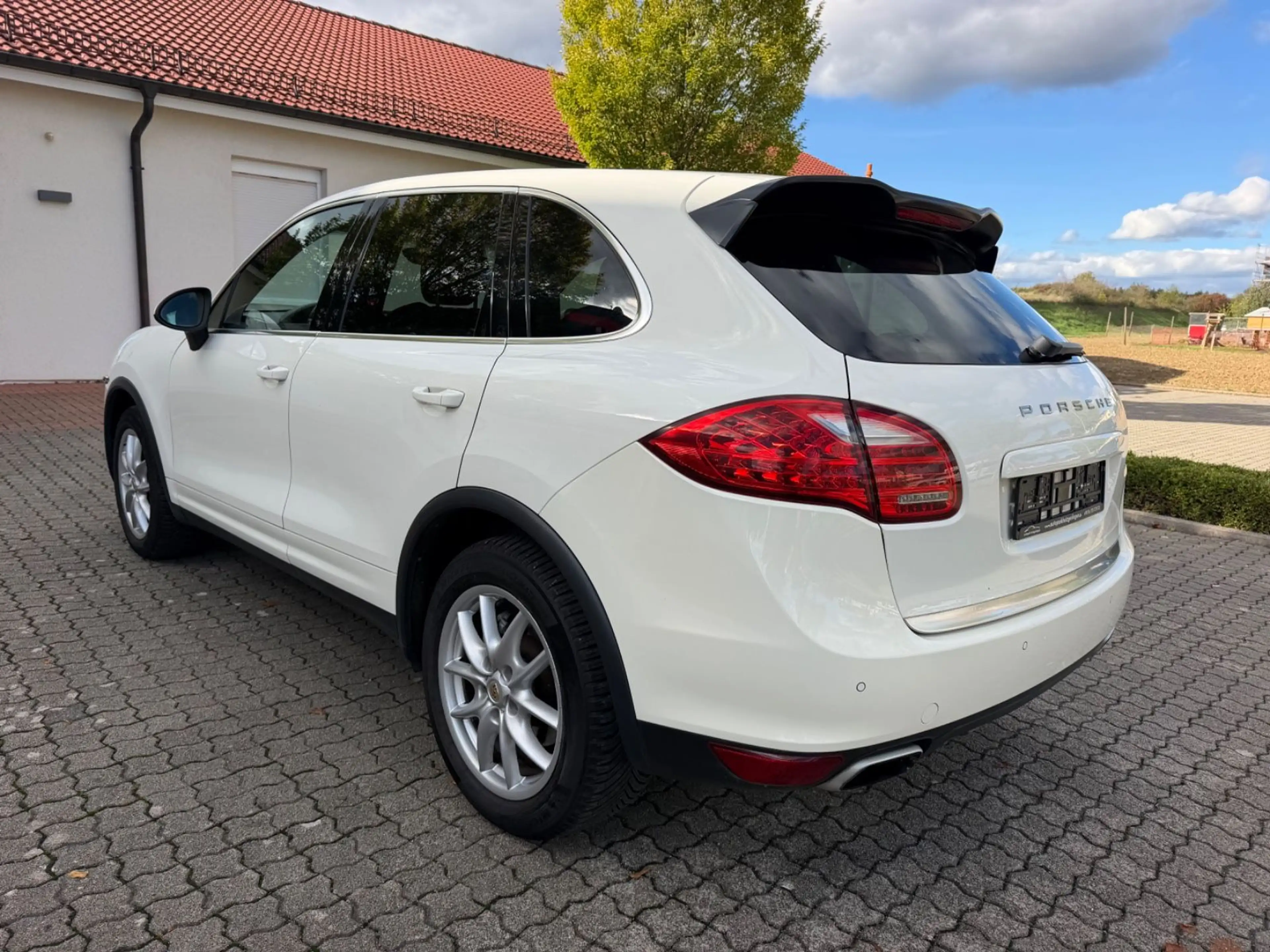 Porsche Cayenne S*NAVI*LEDER*STNDHZG*SHD*AHK*LUFT*4-SITZ — photo 7