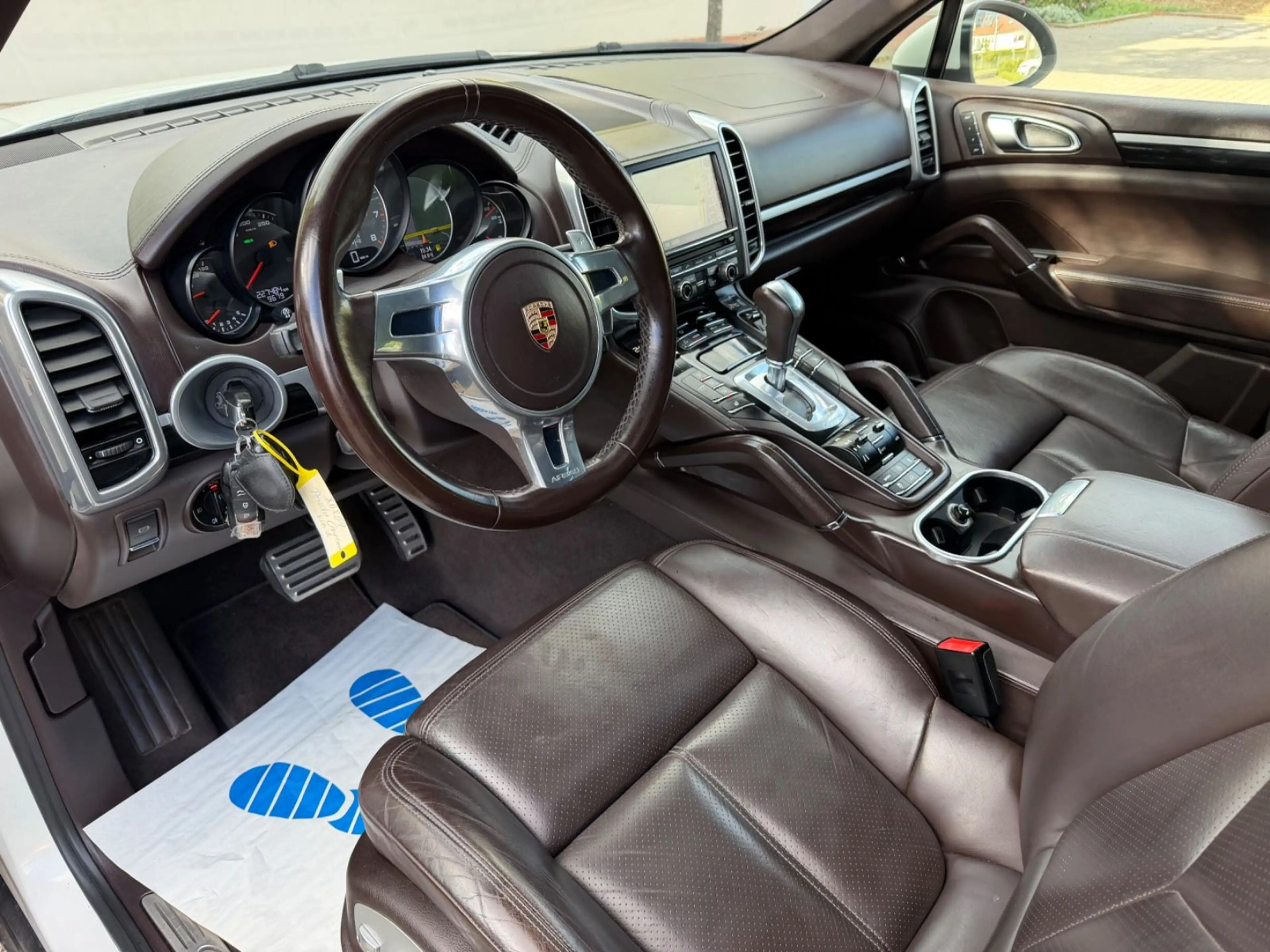 Porsche Cayenne S*NAVI*LEDER*STNDHZG*SHD*AHK*LUFT*4-SITZ — photo 10