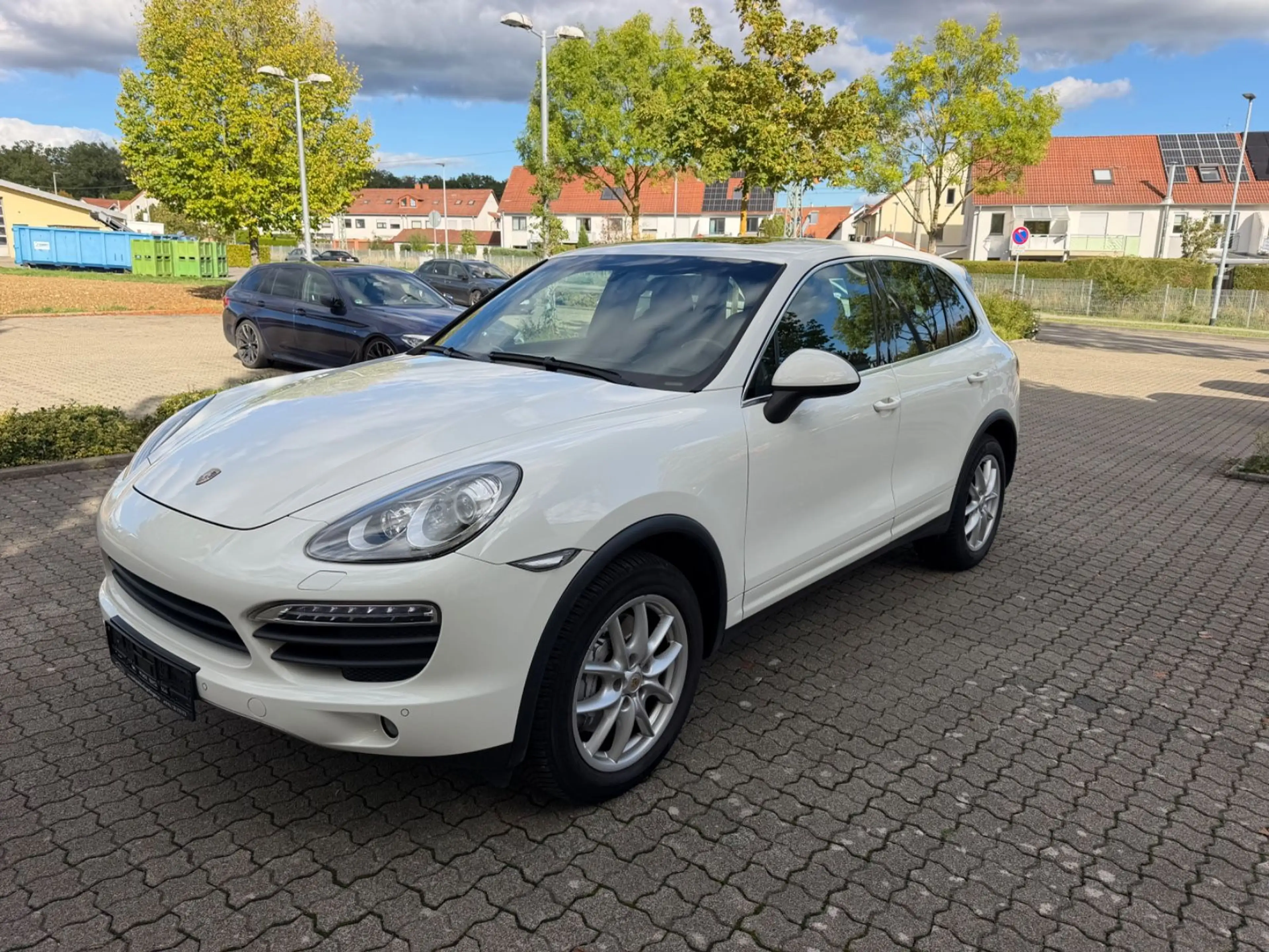 Porsche Cayenne S*NAVI*LEDER*STNDHZG*SHD*AHK*LUFT*4-SITZ