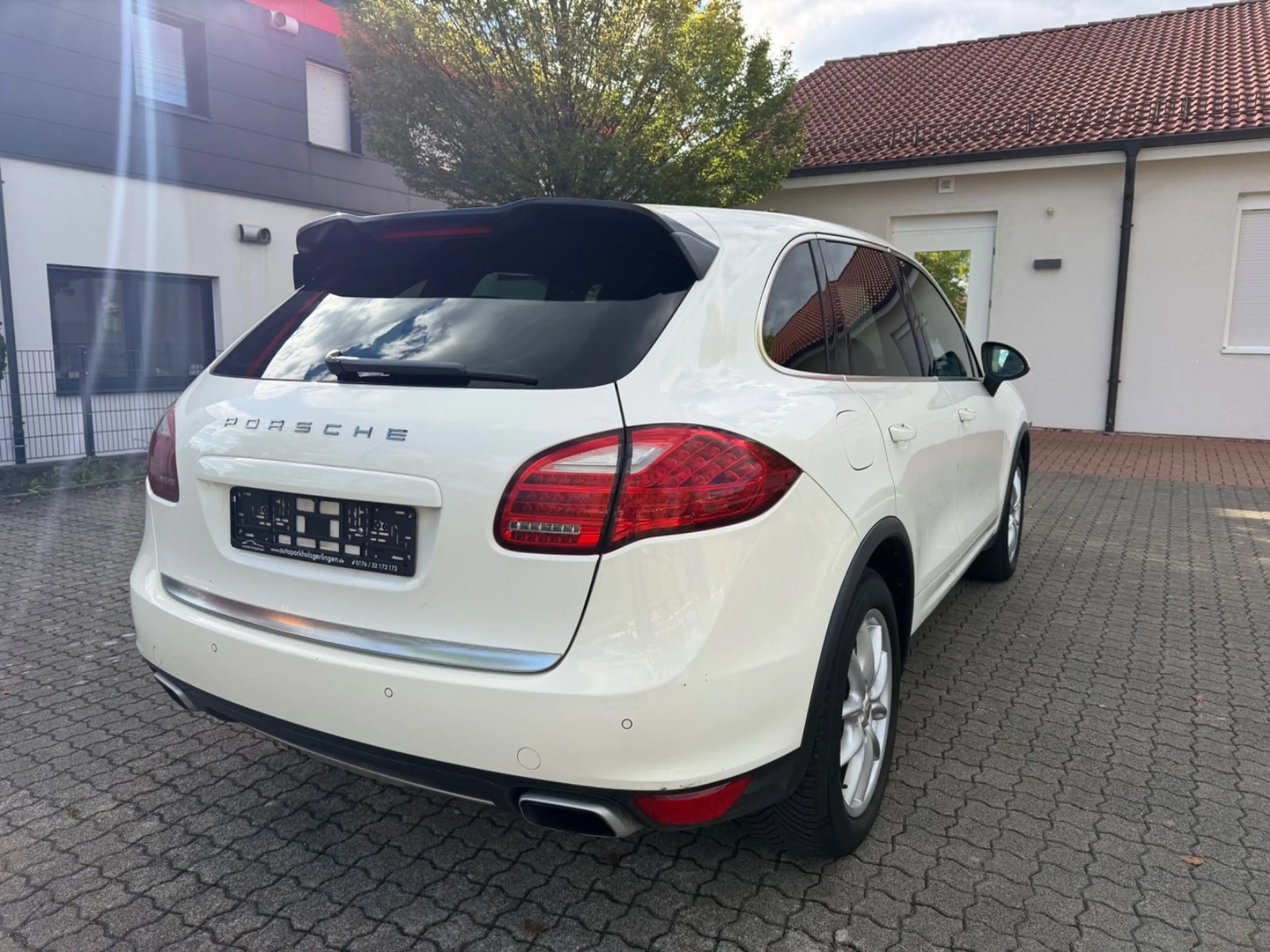 Porsche Cayenne S*NAVI*LEDER*STNDHZG*SHD*AHK*LUFT*4-SITZ — photo 5