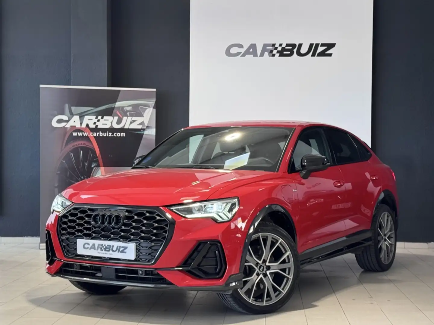 Audi Q3 Sportback 45 TFSIe S line S-tronic Rojo - 1