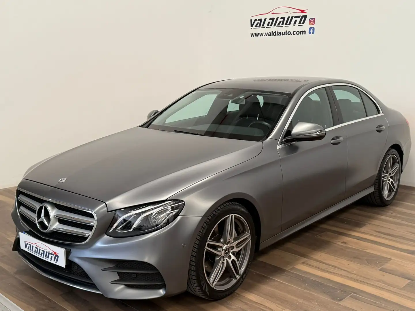 Mercedes-Benz E 220 220d 9G-Tronic 194 (4.75) Gris - 1