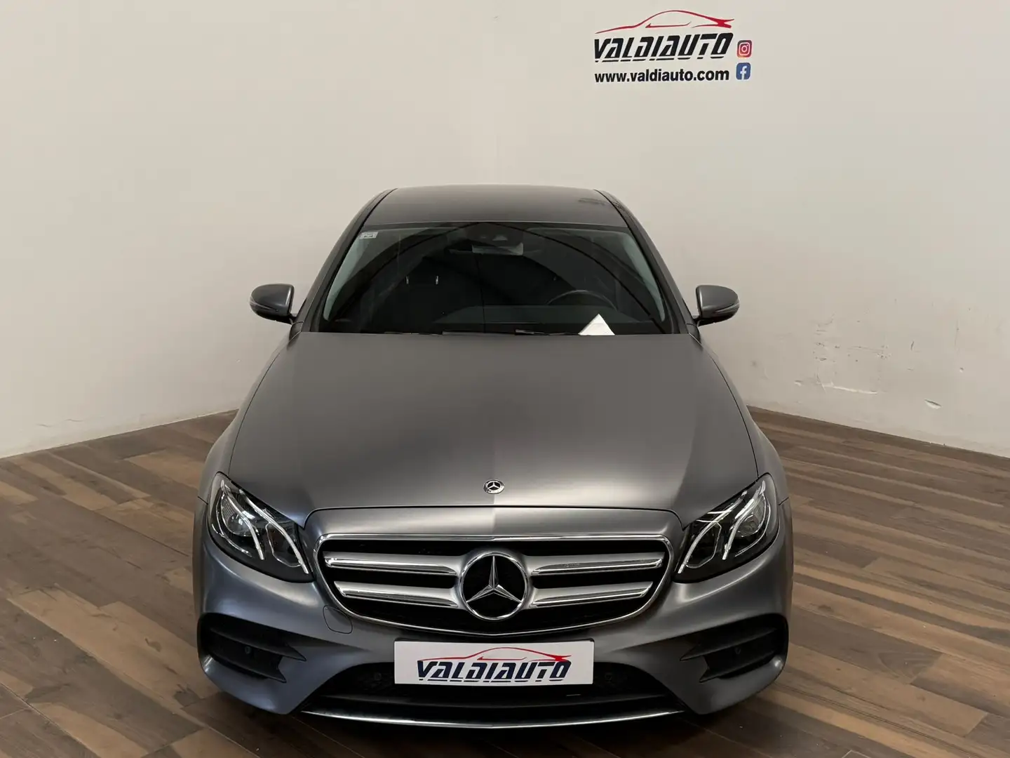 Mercedes-Benz E 220 220d 9G-Tronic 194 (4.75) Gris - 2