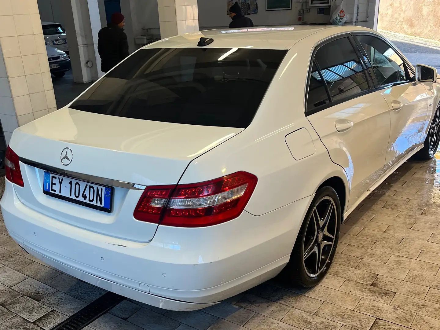 Mercedes-Benz E 200 E 200 ngt bipower evo Avantgarde auto FL White - 2