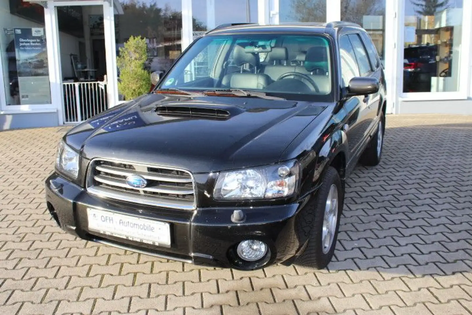 Subaru Forester 2.0 XT Turbo Schwarz - 1