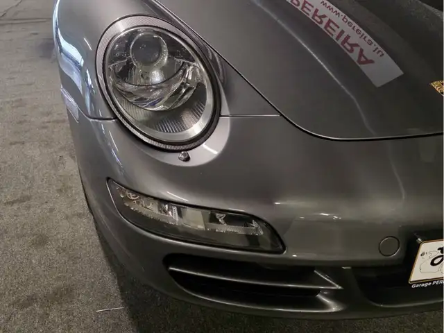 Porsche 997 view 8