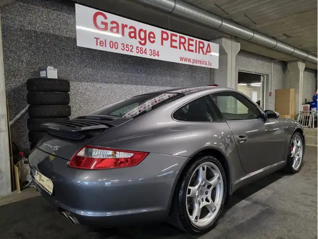 Porsche 997 view 2