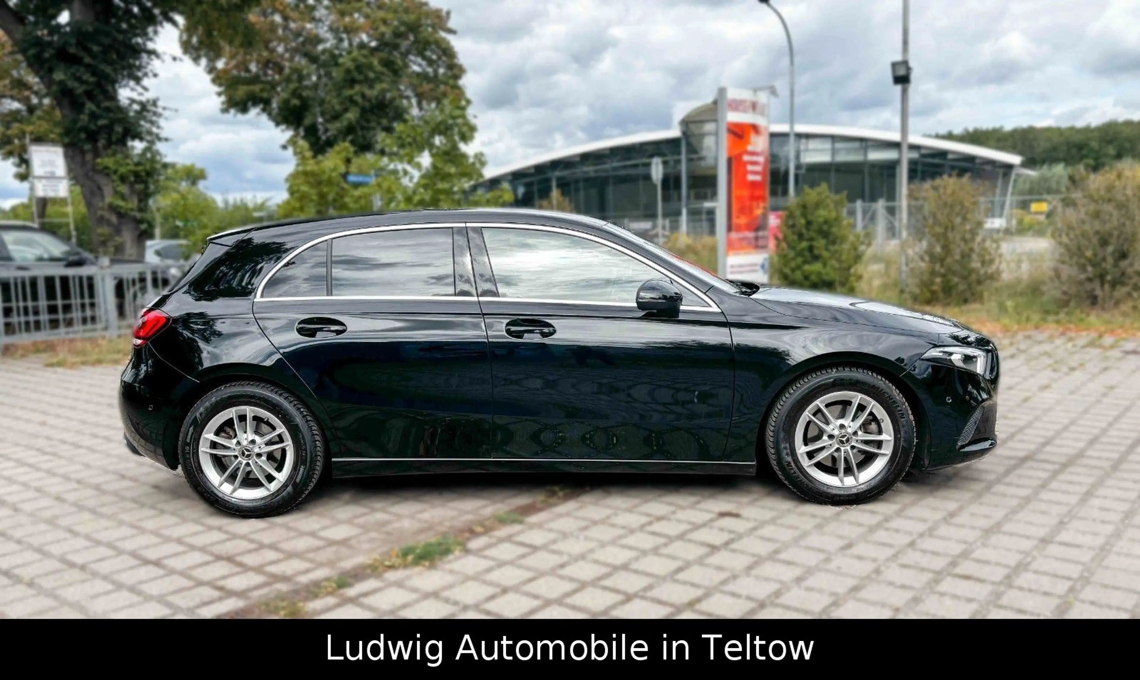 Mercedes-Benz A 180 *Automatik*MBUX*Kamera*wenig Kilometer — photo 4