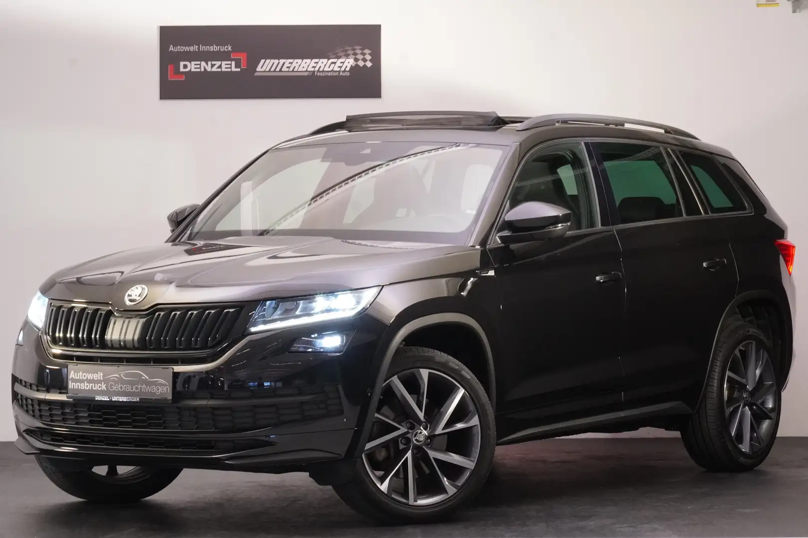 Skoda Kodiaq 2,0 TSI 4x4 Sportline DSG Schwarz - 1