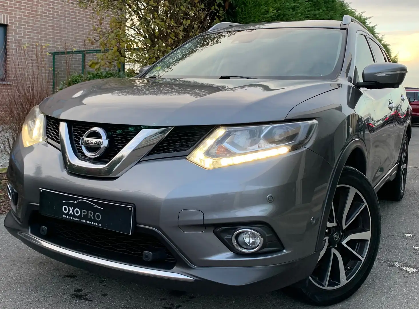 Nissan X-Trail 1.6 dCi 4WD / 7Places / Camera 360 / Toit Pano/GPS Gris - 1