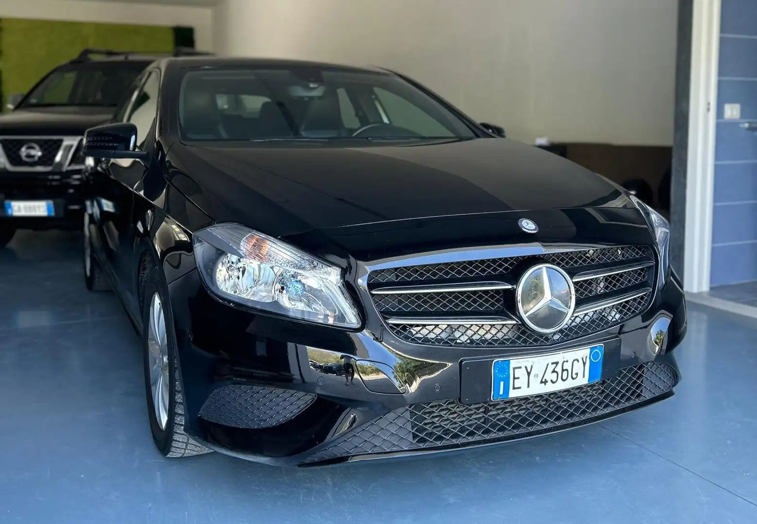 Mercedes-Benz A 180 Premium TFSI Noir - 1