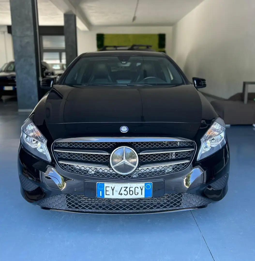 Mercedes-Benz A 180 Premium TFSI Noir - 2