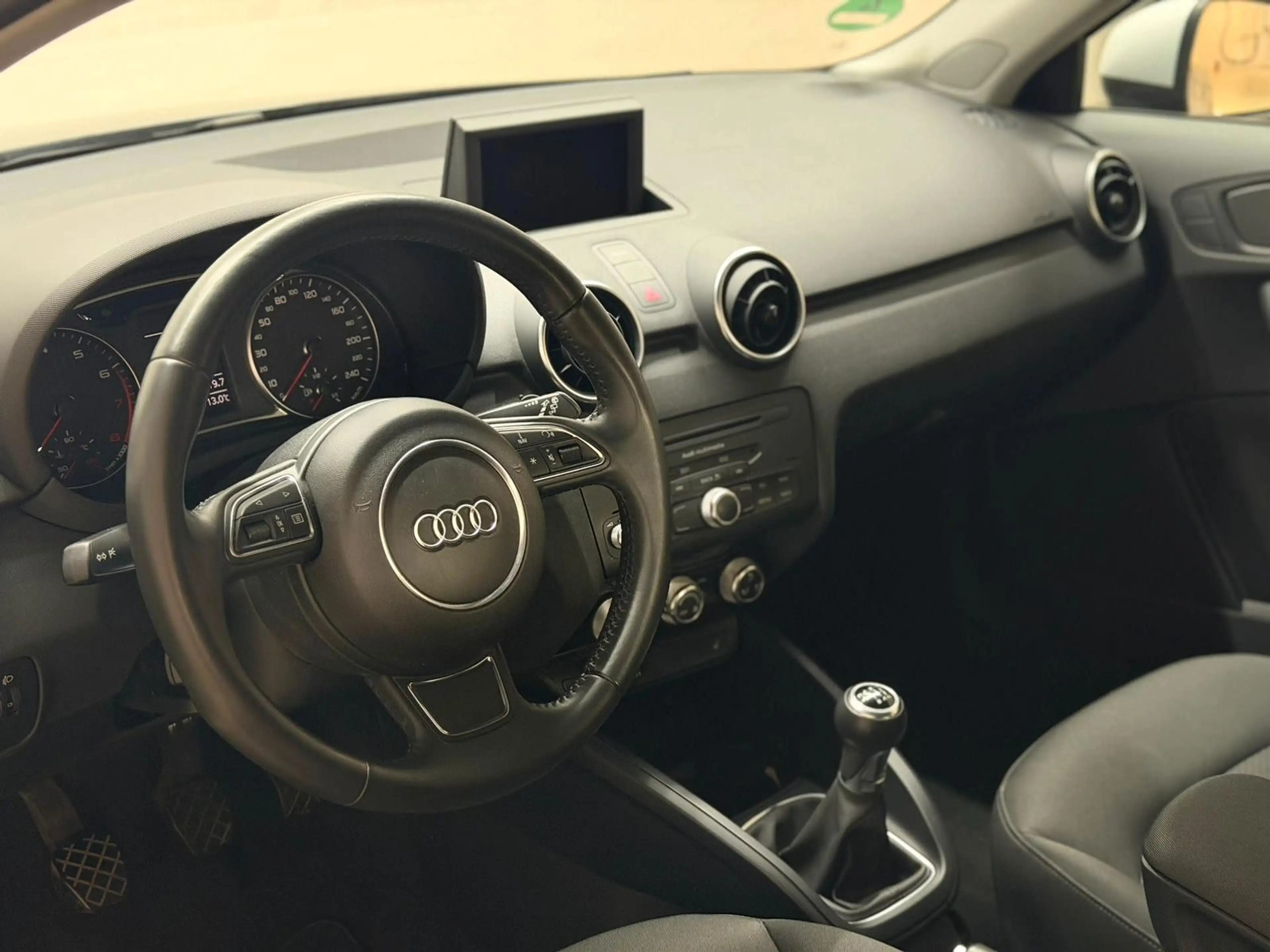 Audi A1 1.4 TFSI 122PS *1.HND *SHZ *NAVI *PDC *TEMPO — photo 12