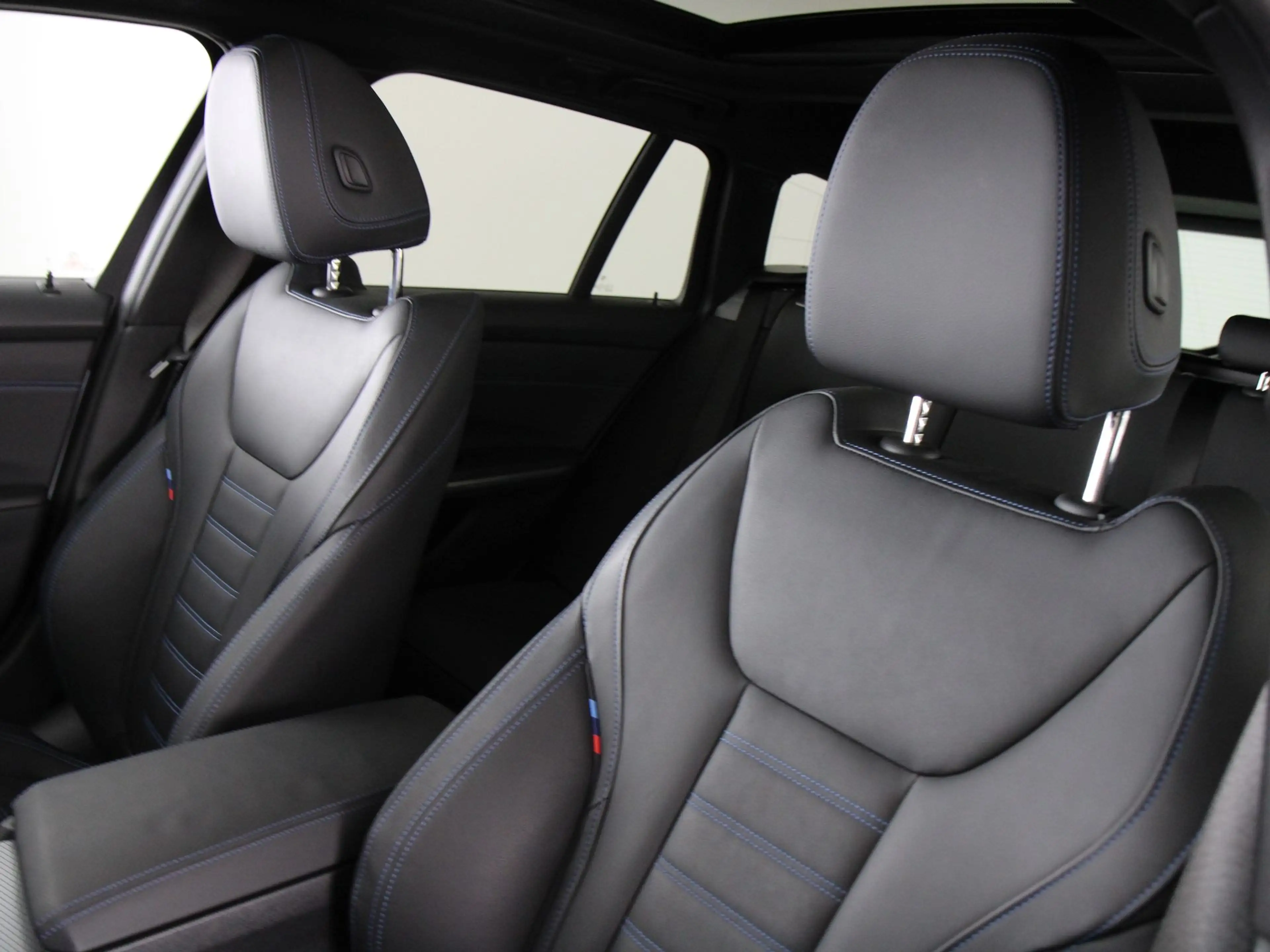 BMW 330 3 Serie 330e Touring M-Sport | Trekhaak | Panorama — photo 4