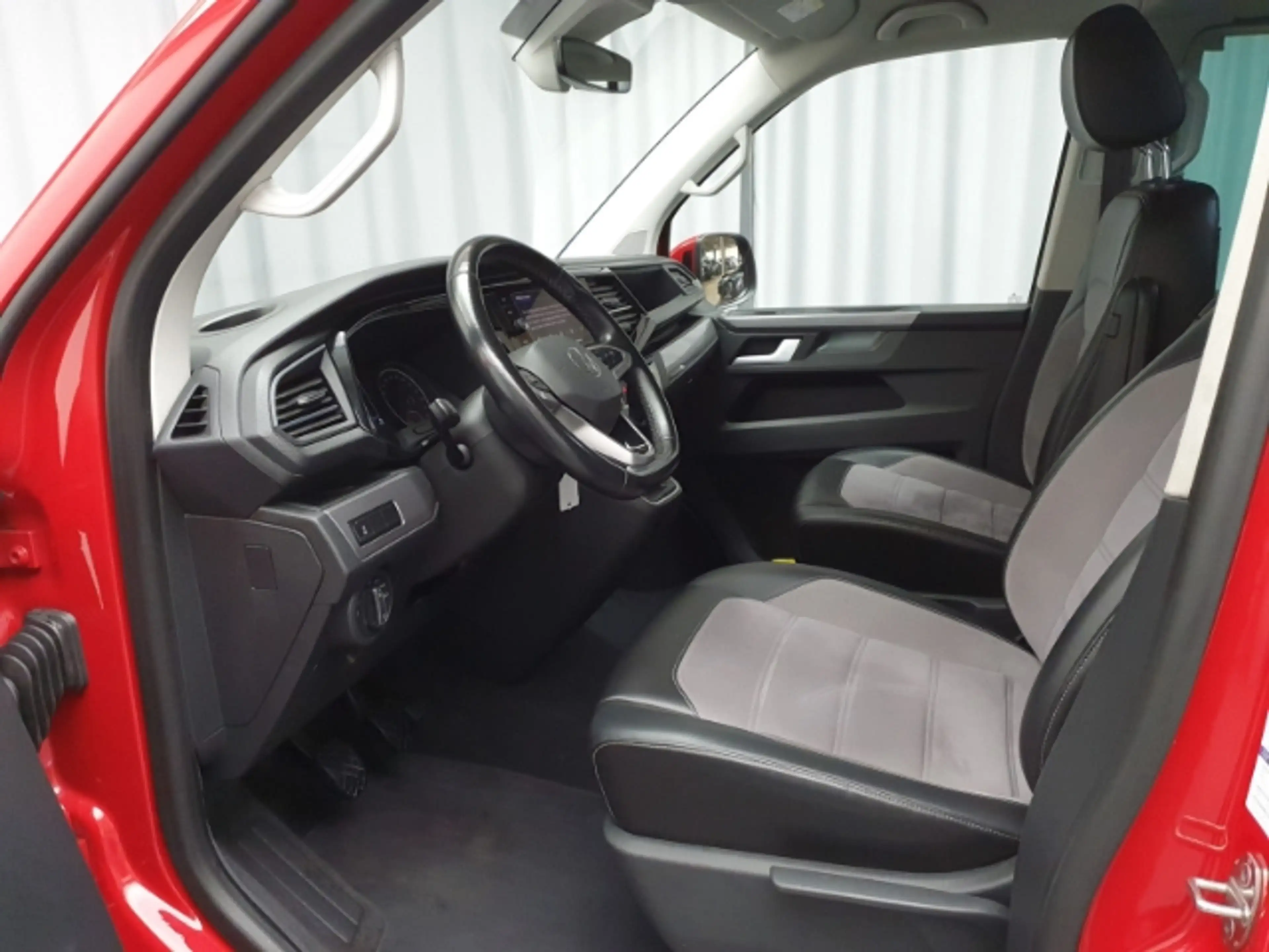Volkswagen T6.1 Multivan 4MOTION Generation Six StandHZG — photo 7