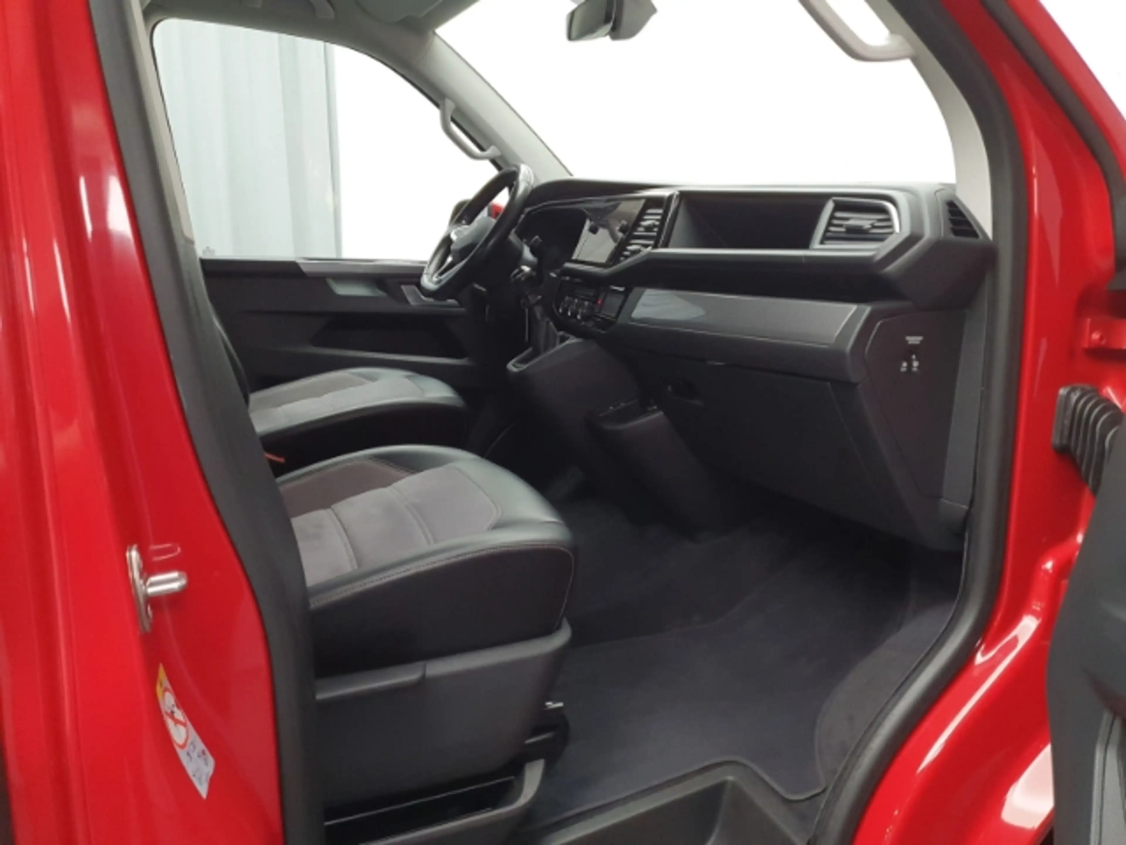 Volkswagen T6.1 Multivan 4MOTION Generation Six StandHZG — photo 8
