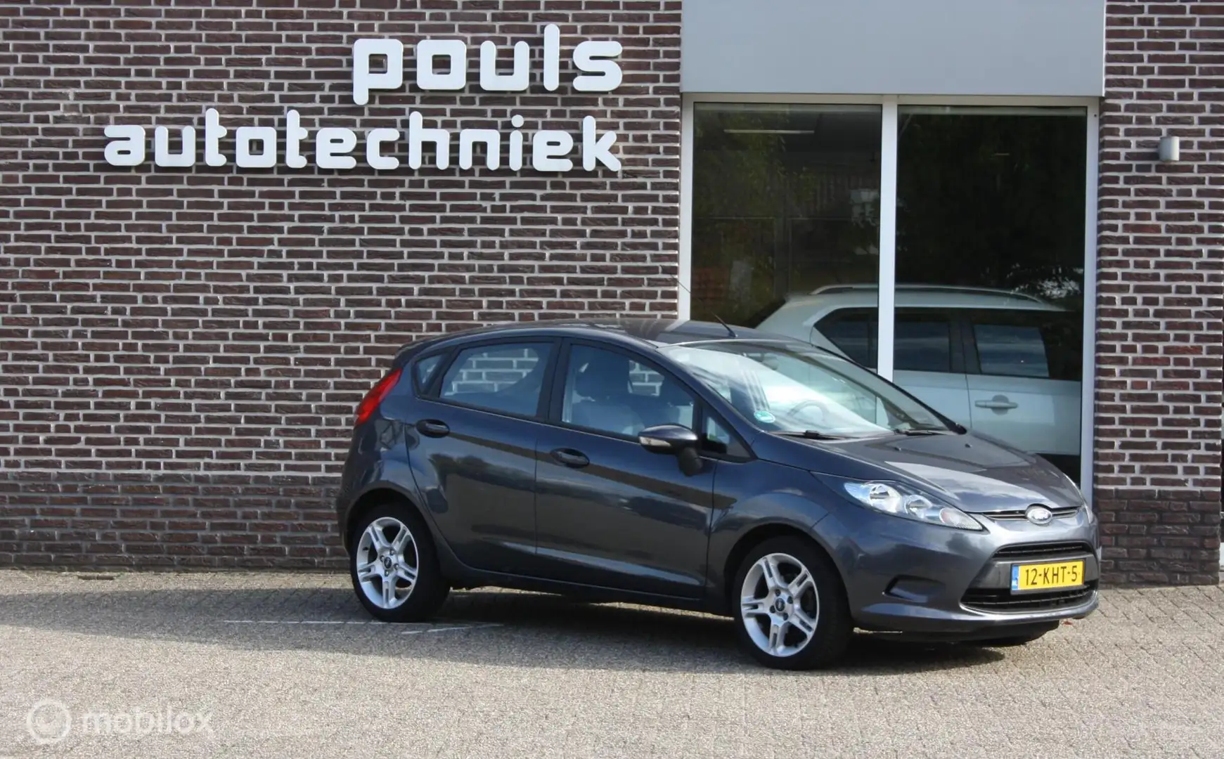 Ford Fiesta NW dis. riem 1.25 Trend Gris - 1