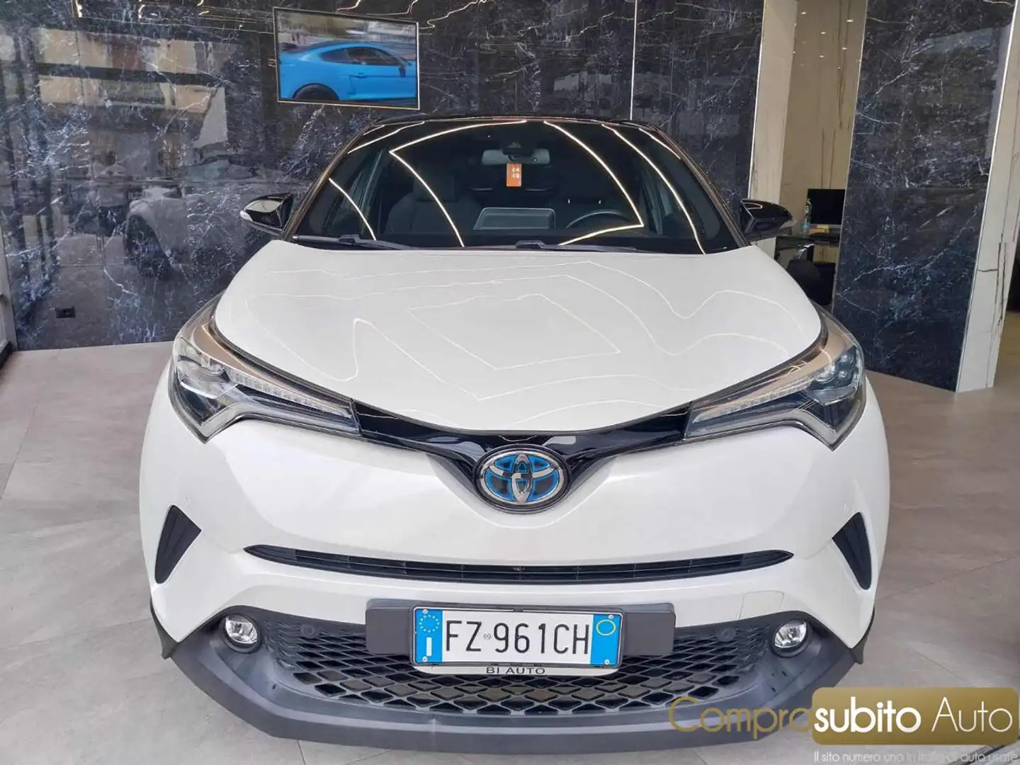 Toyota C-HR 1.8 Hybrid E-CVT Lounge Bianco - 1