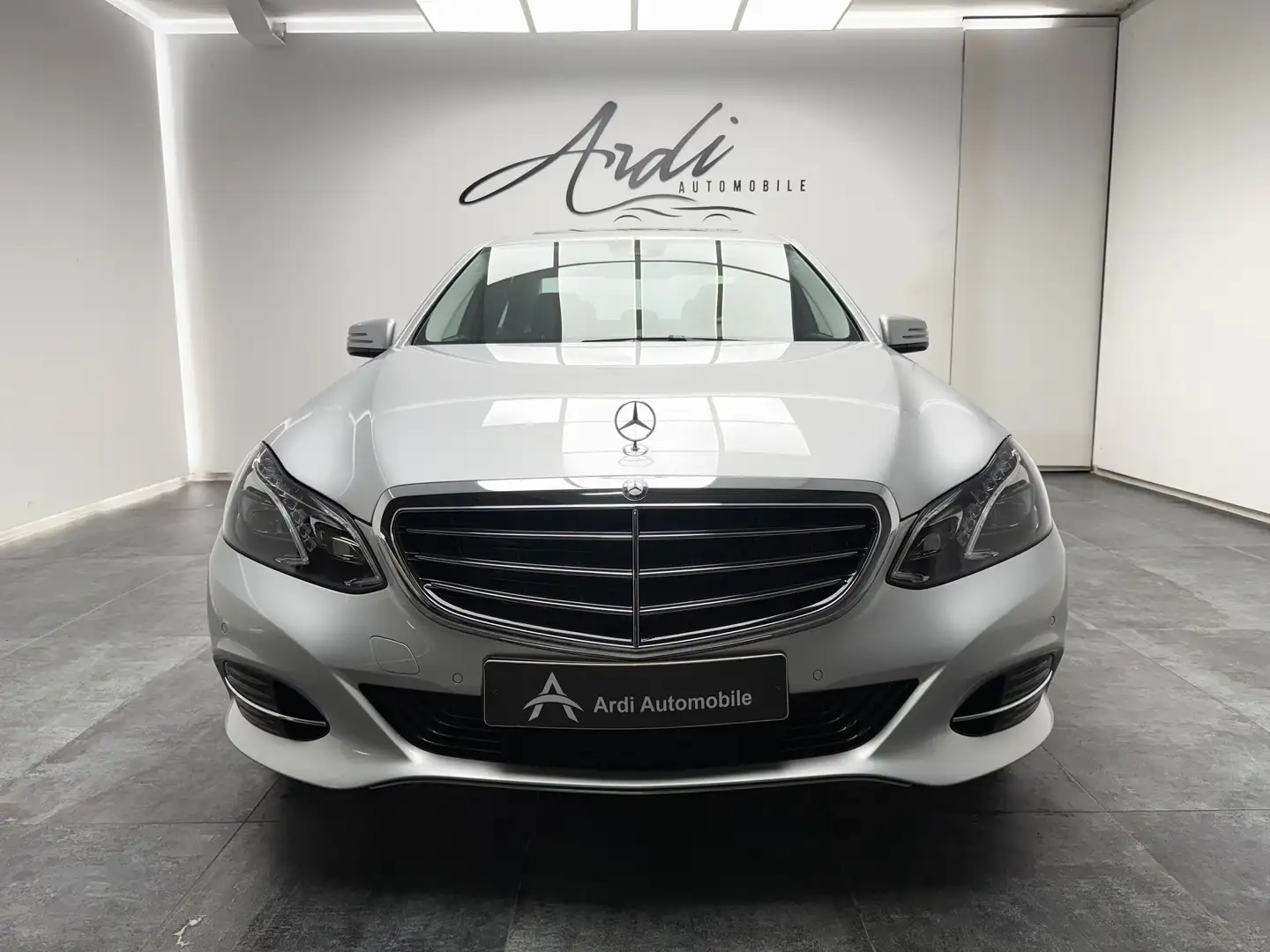Mercedes-Benz E 200 BlueTEC *TOIT OUVRANT*SIEGES CHAUFF*LED*GARANTIE* Gris - 2