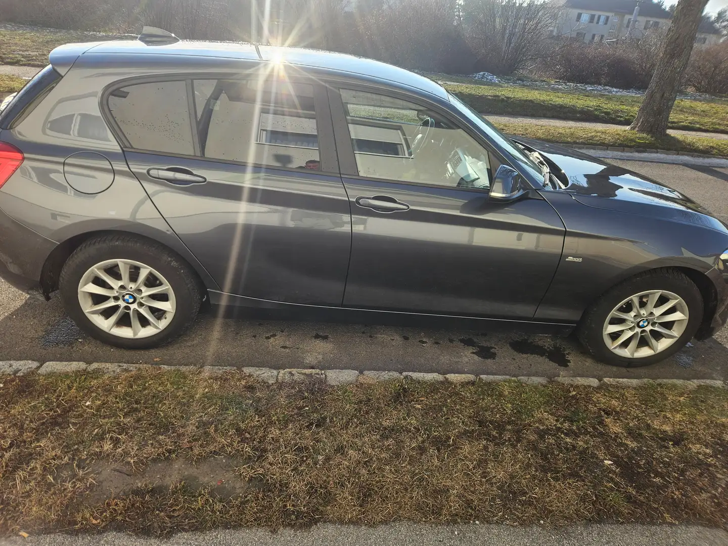 BMW 116 116d M Sport M Sport Grau - 2