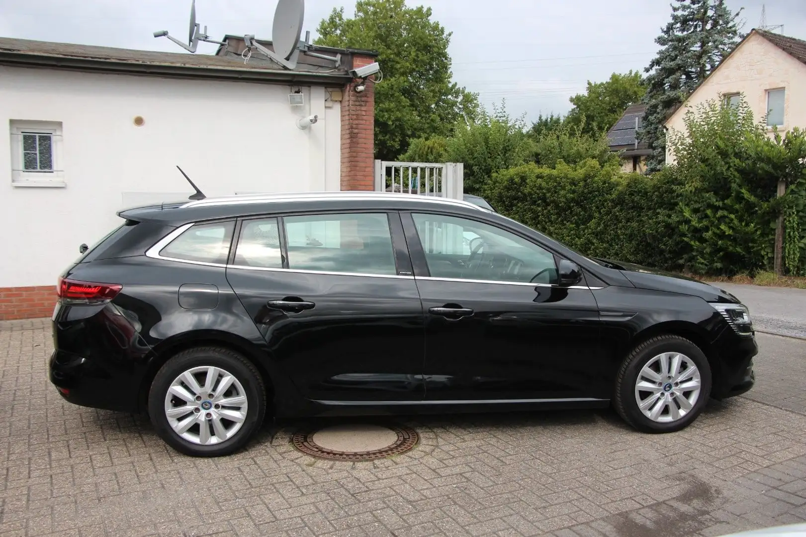 Renault Megane E-TECH Plug-In 160 Zen Grandtour/16250 Schwarz - 2